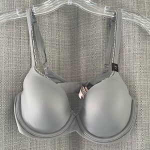NWT Victoria’s Secret Body By Victoria Lightly Lined Smooth Demi Bra Size 34C